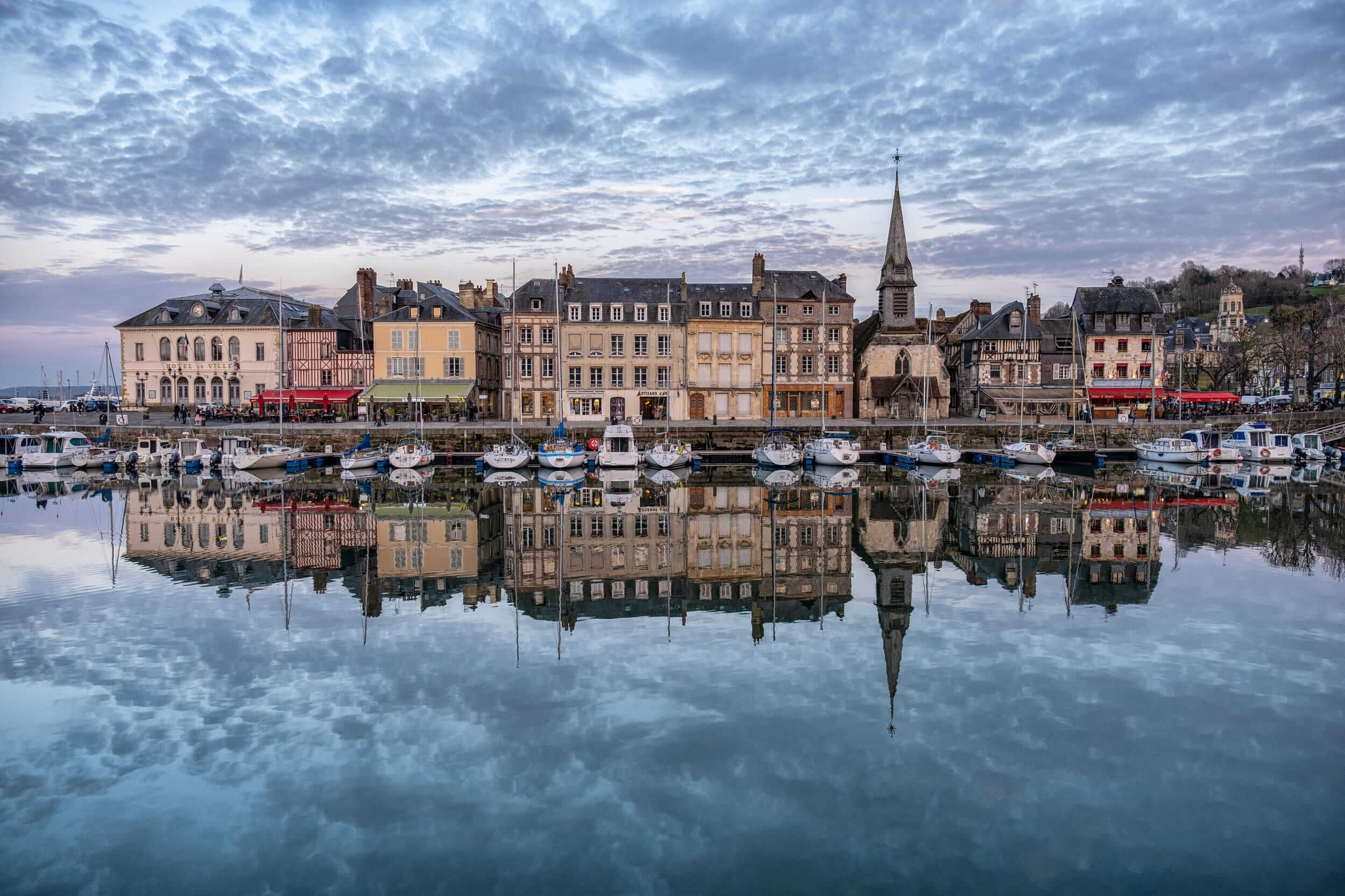 port-fluvial-plaisancier-bateau